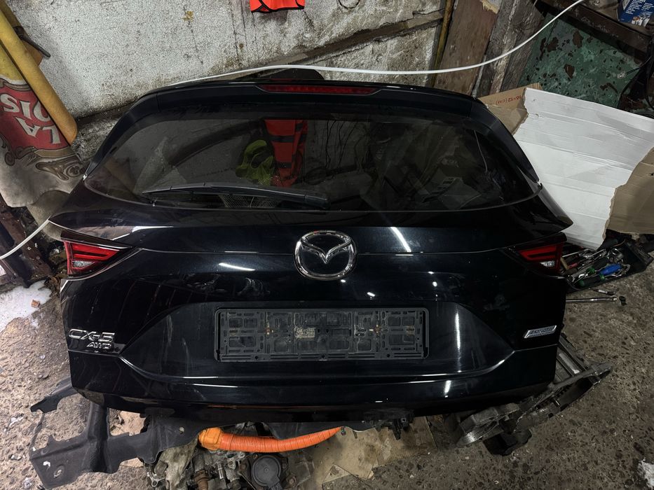Ляда/кришка багажника Mazda cx-5 kf 2017+ колір 41w