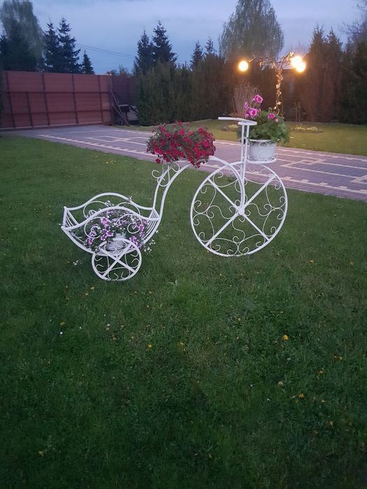 Rowerek kwietnik do ogrodu