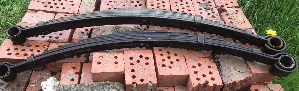 Продам пару передних рессор УАЗ