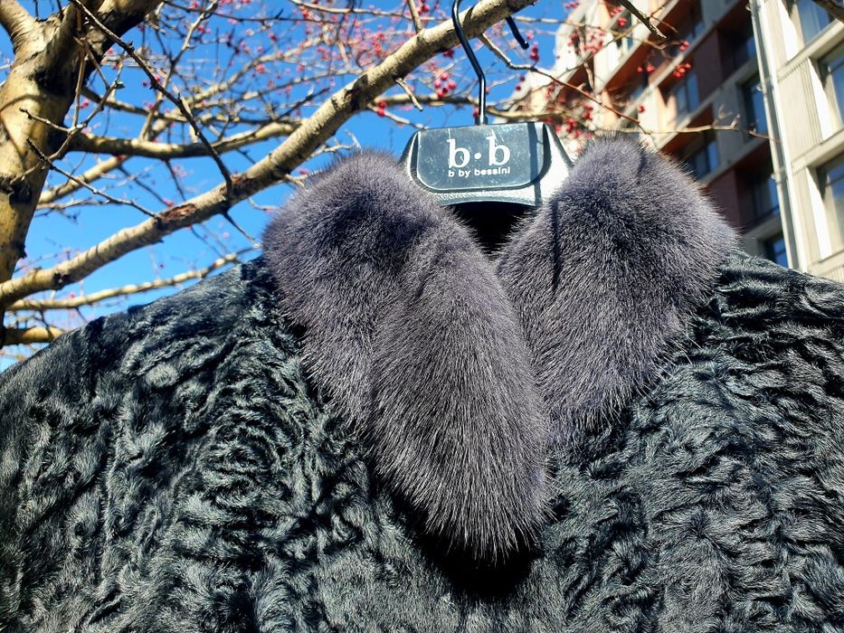 Жилет из каракуля, отделка норка Etna Furs, Kopenhagen fur, MaxMara