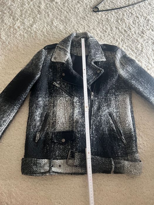 Materiałowa ramoneska