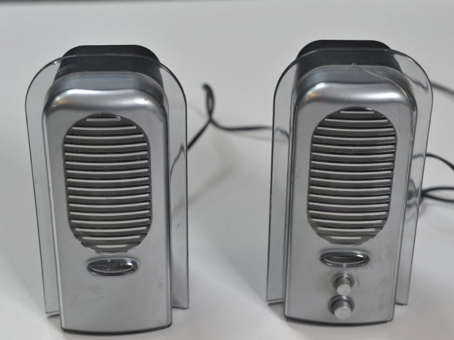 Colunas de som amplificadas