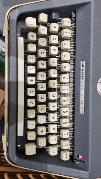 Vendo máquina de escrever Antares 20 Efficiency