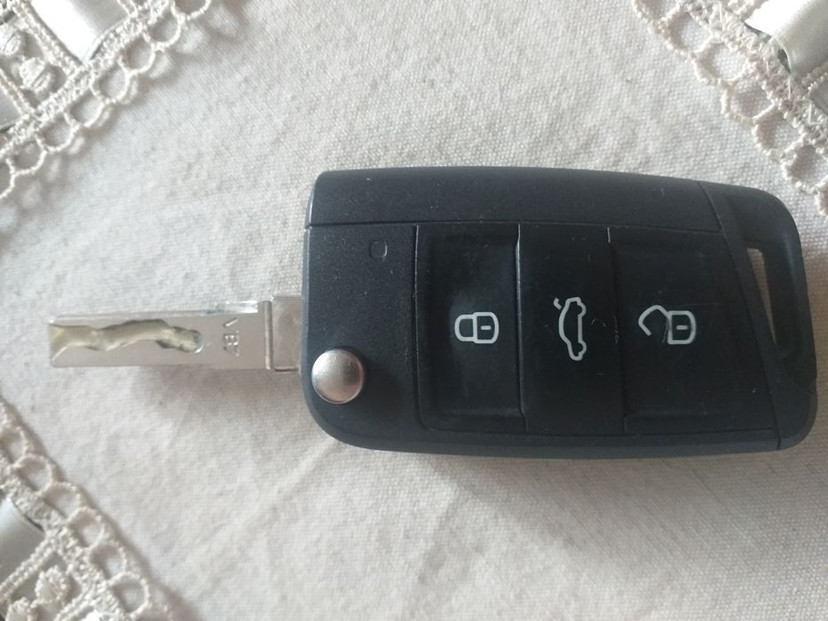 Ключ радио брелок SKODA оригинал