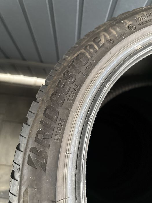 Шини резина 225/45/17 r17 Bridgestone пара зимні