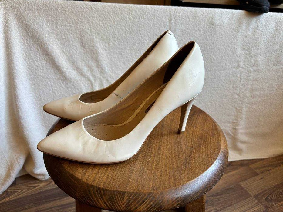 Туфли белые модельные