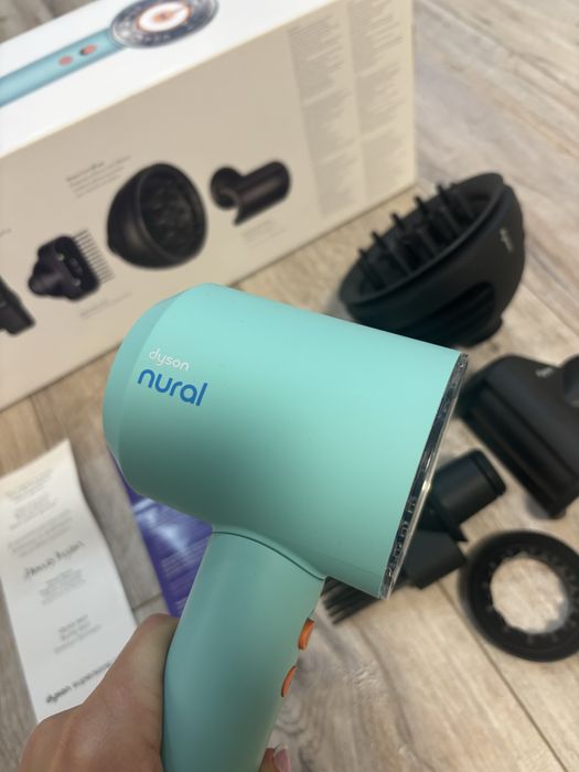 Продам фен Dyson supersonic nural
