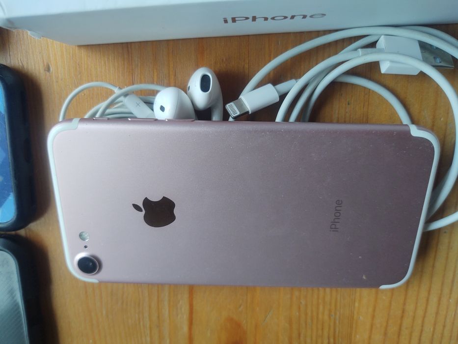 iPhone 7 32 GB + dodatki