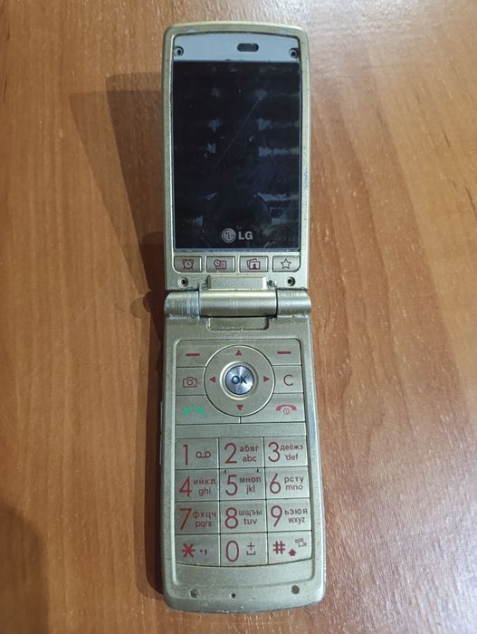 LG KF300 під ремонт