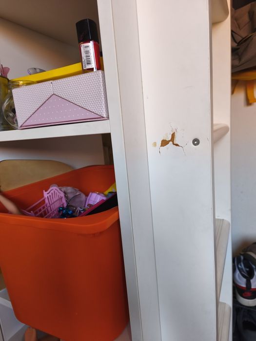 Cama alta com armário