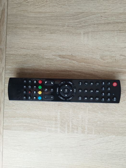 Pilot uniwersalny do wielu urządzeń