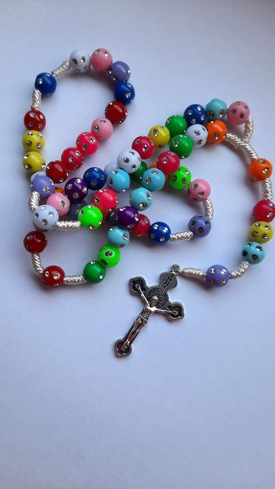 Piękny kolorowy różaniec dla dziewczynki