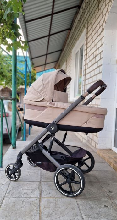 Продам коляску 2в1 Cybex balios s lux Almond Beige 2в1 беж