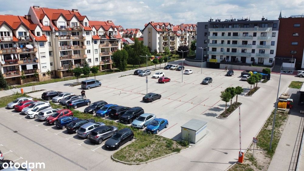 Naziemne miejsc postojowe przy ul. Niepodległości w Lesznie