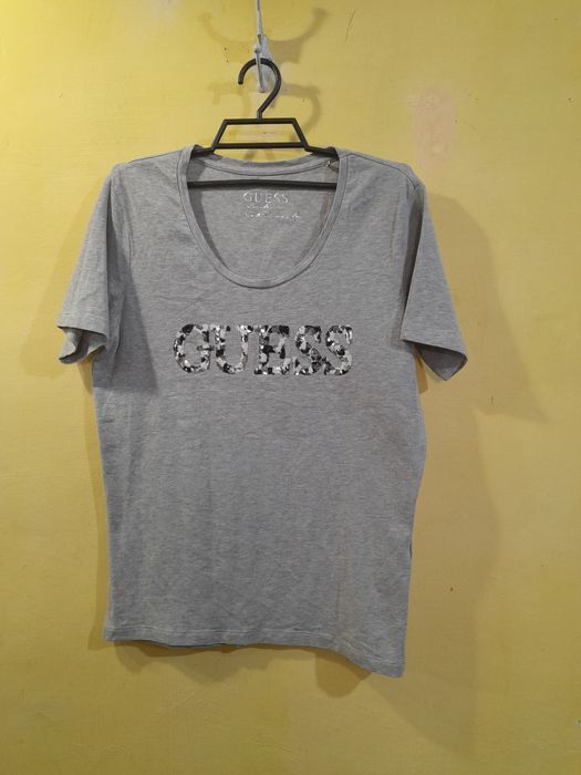 GUESS оригінал S жіноча бавовняна футболка з паєтками