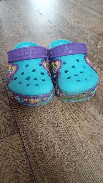 Crocs c9 motylki