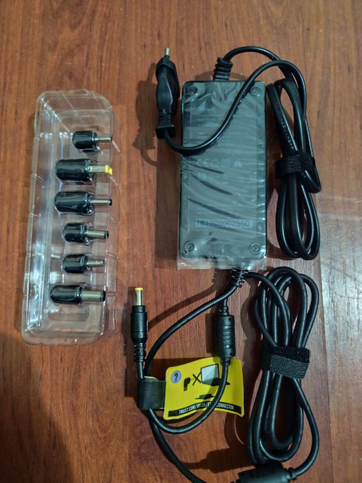 Carregador universal 90W Trust