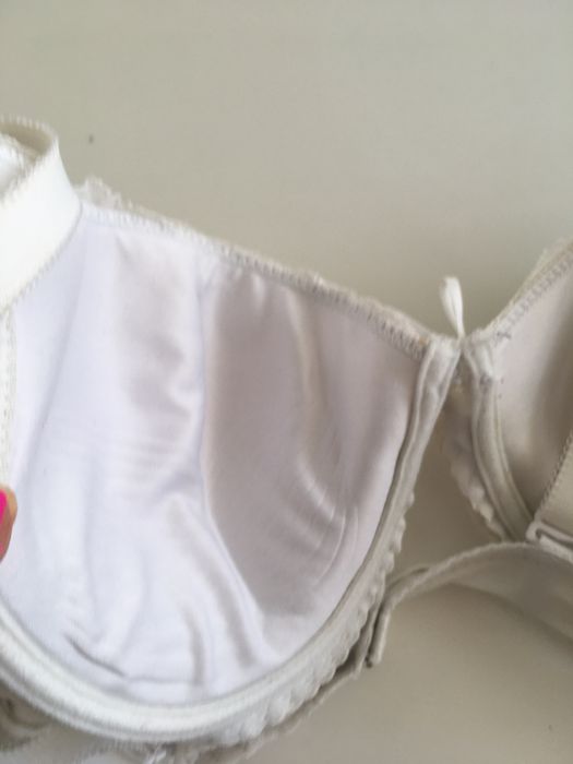 Biustonosz usztywniany