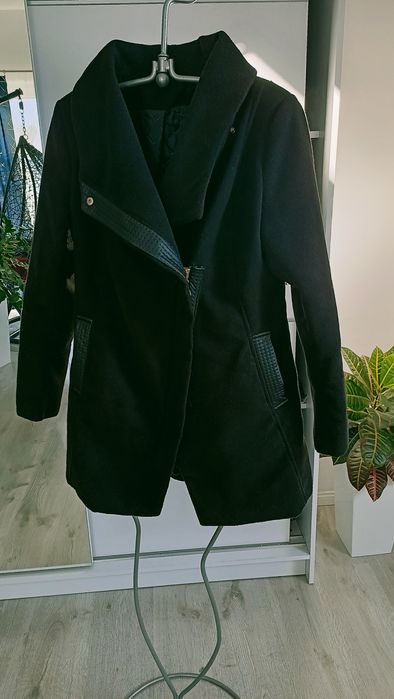 Sprzedam czarny płaszczyk damski