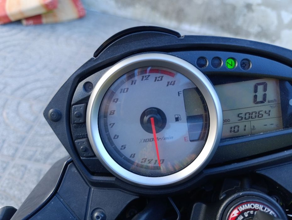 Kawasaki Z750 black