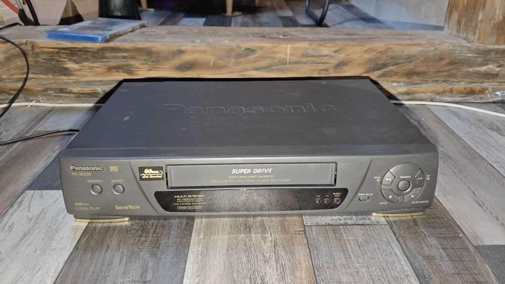 Odtwarzacz wideo Panasonic NV-SD235