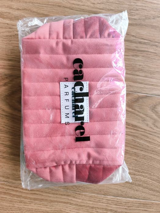 Kosmetyczka saszetka Cacharel