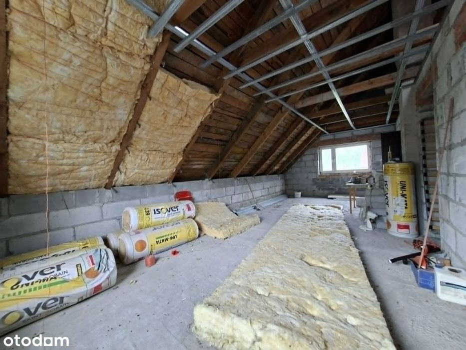 Dom z dużym potencjałem na działce 958 m² – Bobrowiec !!!