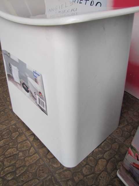 Kosz na pranie z siedziskiem do łazienki WENKO