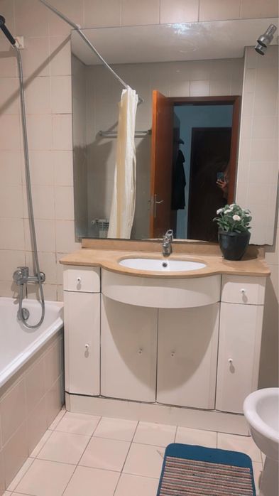 Quarto com varanda em azurem