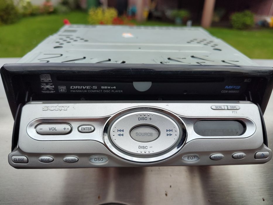 Radio Sony CDX - M8800 black panel