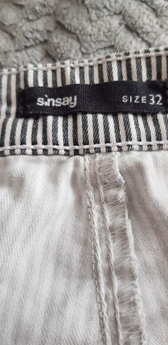 Sinsay spodenki w czarno-białe paski z kieszeniami r.32