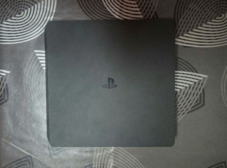 Pack PS4 500GB - Funcionamento Impecável (6 Jogos + 2 Comandos)