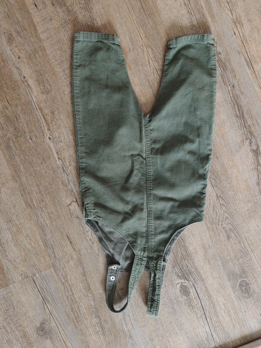 Zielone ogrodniczki khaki