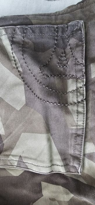 Bojówki Diverse moro camo