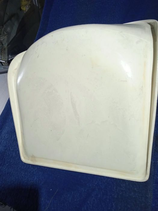 Продам пластиковые сиденья