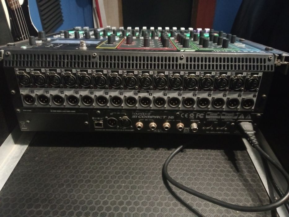 Soundcraft Si compact +case