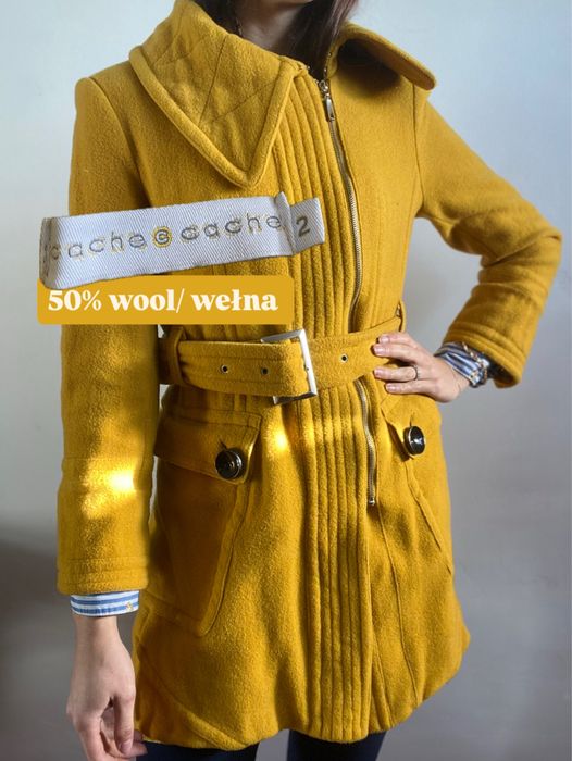 Płaszcz wełniany Cache Cache z paskiem i kołnierzem żółty