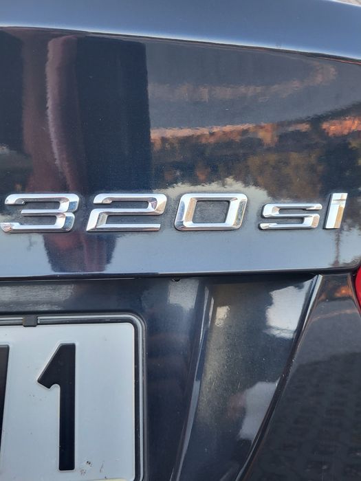 320si EMBLEMAT Znaczek na klapę