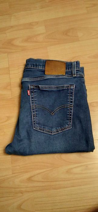 Класичні, прямі джинси Levi's. Оригінал