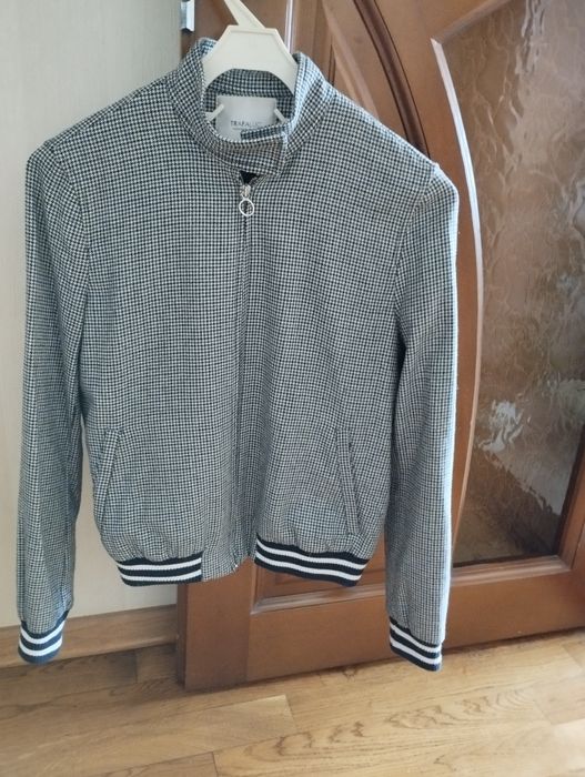 Бомбер,куртка Zara