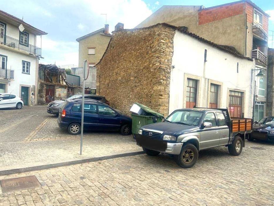 Imóvel para reconstrução no centro de Mirandela