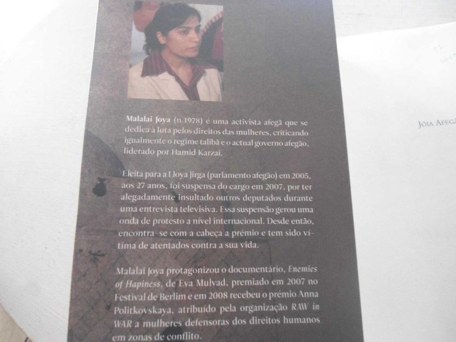 A Jóia Afegã por Malalai Joya