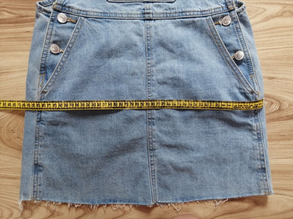 Jeansowa sukienka ogrodniczka Bershka 32 XXS