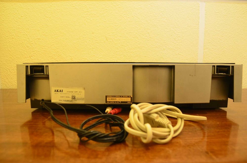 Gira Discos Akai AP-X1