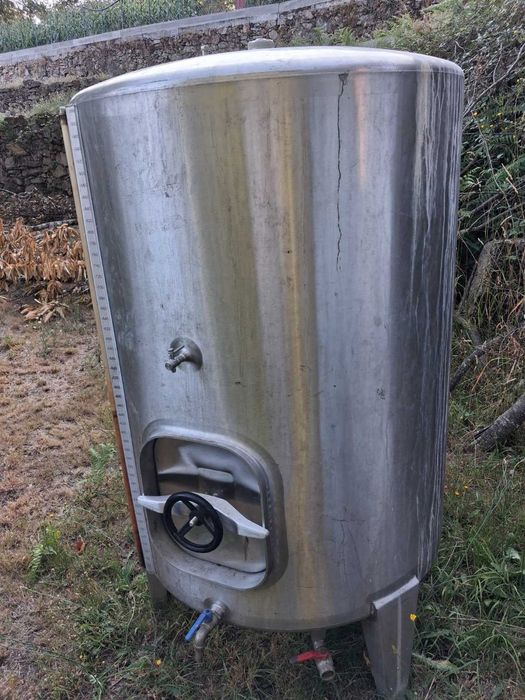 Cubas de Inox 1.000 litros em muito bom estado