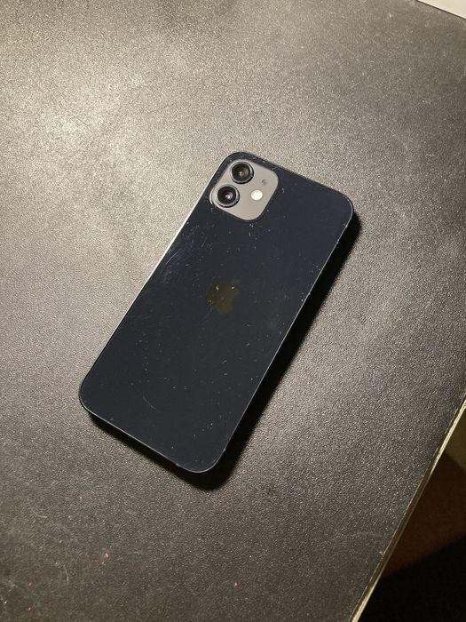 IPhone 12 em boas condiçoes