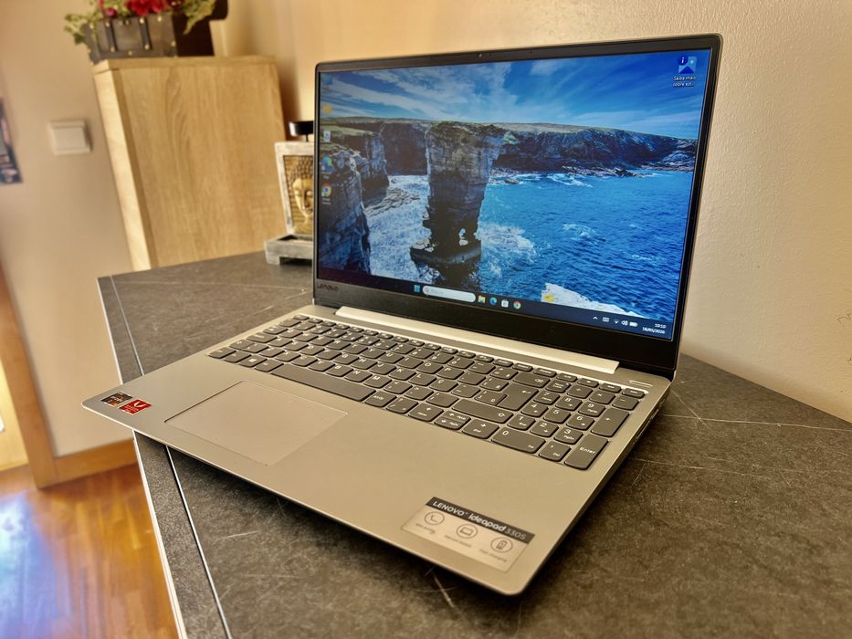 Lenovo Ideapad 330S Ryzen 5 2500U/12Gb RAM/SSD 256Gb+500Gb