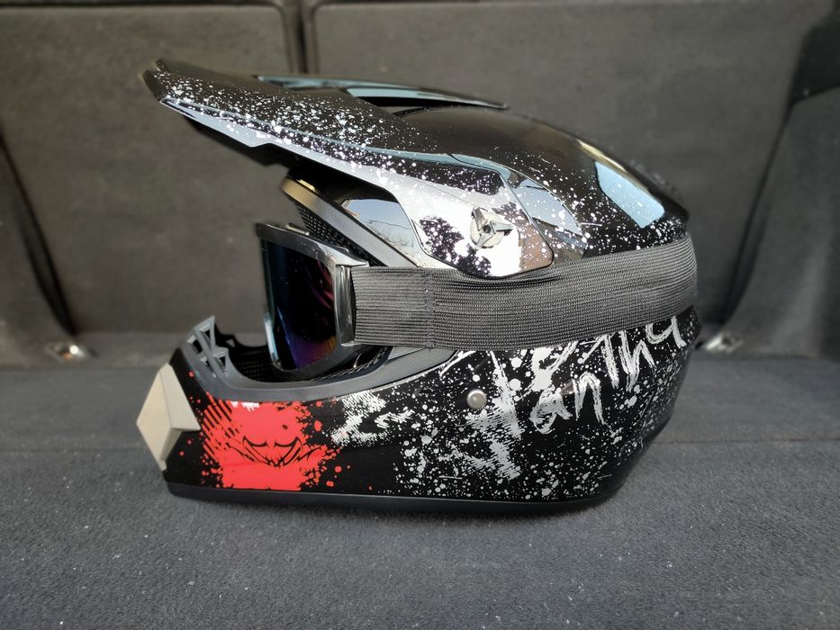 Кроссовый шлем Новый! + Очки