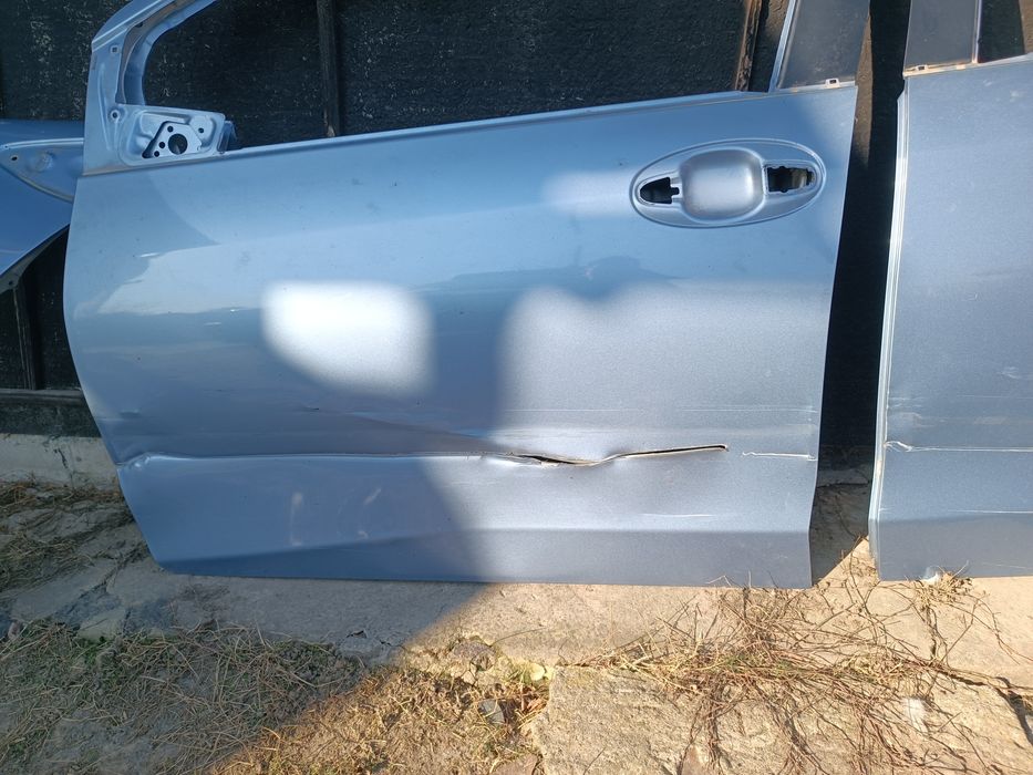 Продам двері, крило від тойьота яріс