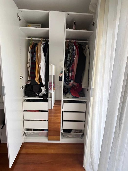 Vendo Roupeiro com 2 portas em branco - com espelho